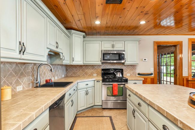 64 Wagon Wheel Trl, House other with 6 bedrooms, 7 bathrooms and null parking in Meredith NH | Image 48