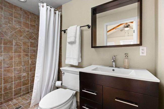 Ensuite Bathroom to Upstairs Bedroom | Image 20