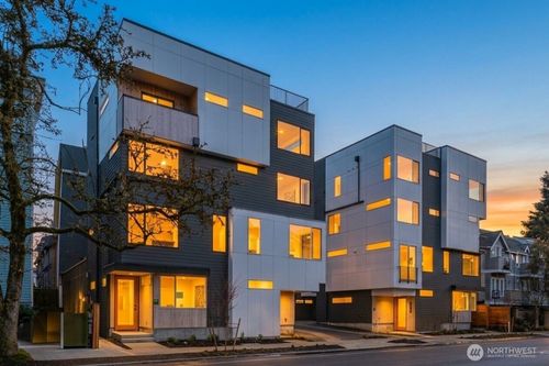 1125 A 10th Ave E, Seattle, WA, 98102 | Card Image