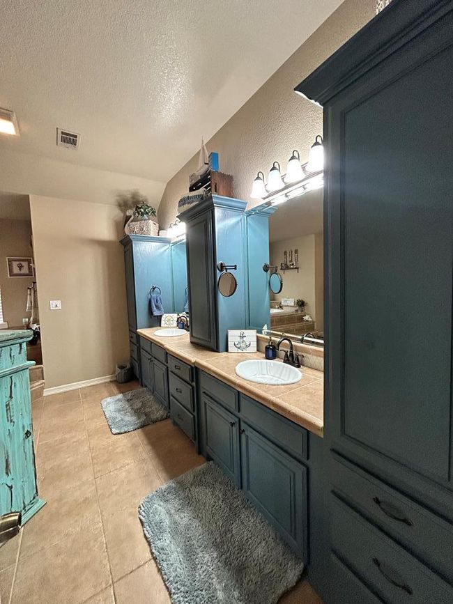 390 Hackberry Dr, House other with 5 bedrooms, 5 bathrooms and 3 parking in Andrews TX | Image 55