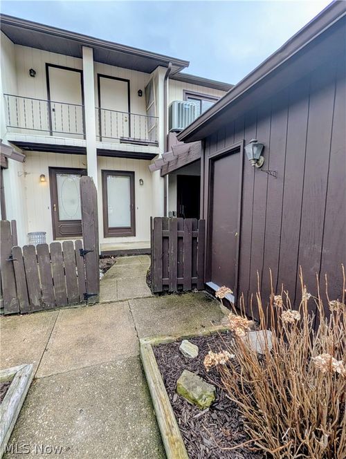 3489 Villa Casa Ct, Brunswick, OH, 44212-3745 | Card Image