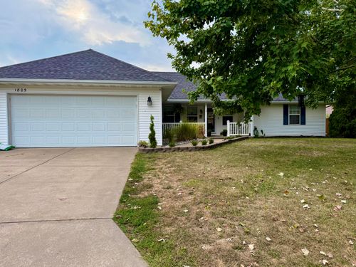 1805 Edgewood Dr, Aurora, MO, 65605-2156 | Card Image