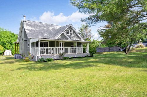 8421 Middle Valley Rd, Hixson, TN, 37343-1331 | Card Image