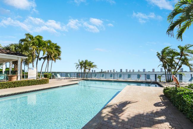 APT-101 - 1035 Lake Shore Dr, Condo with 2 bedrooms, 2 bathrooms and null parking in Lake Park FL | Image 12