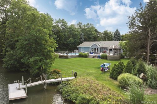 225 Lakeside Dr S, Southold, NY, 11971-2063 | Card Image