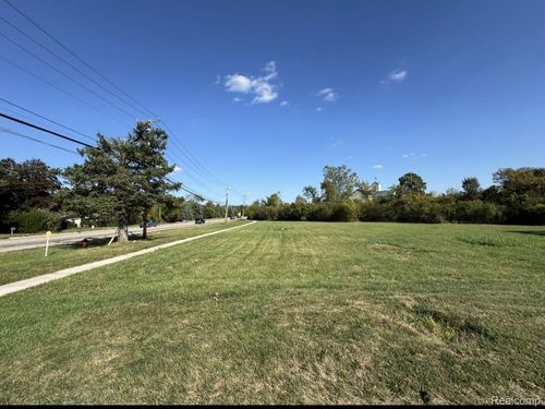 92 E Wattles Rd, Troy, MI, 48085-4736 | Card Image