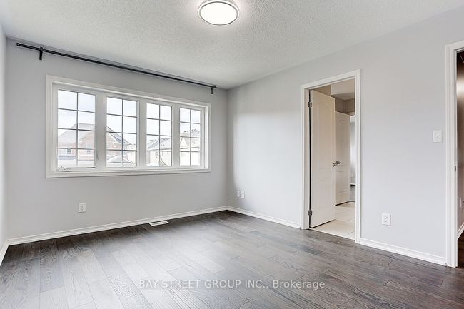 2433 Equestrian Cres, House other with 4 bedrooms, 4 bathrooms and 4 parking in Oshawa ON | Image 15