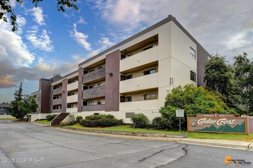 apt-101-5300 E 4th Ave, Anchorage, AK, 99508-2573 | Card Image