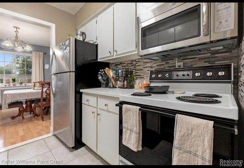 apt-605-39417 Van Dyke Ave, Sterling Heights, MI, 48313-4640 | Card Image