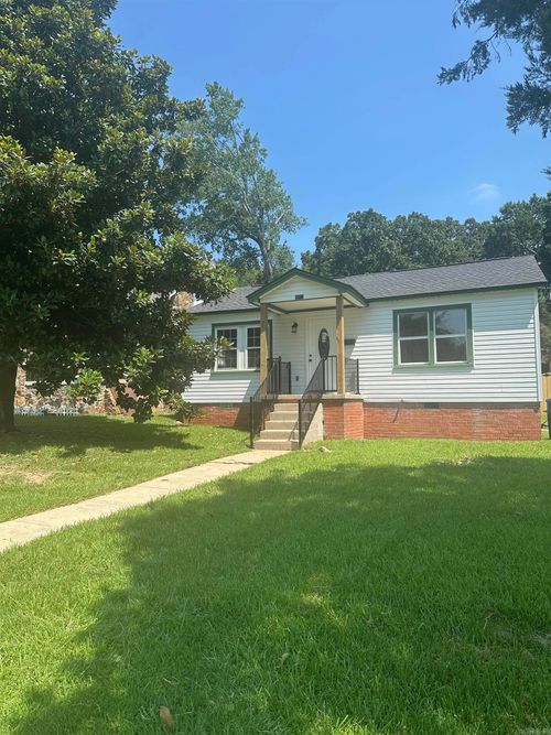 2207 W Long 17th St, North Little Rock, AR, 72114-3040 | Card Image