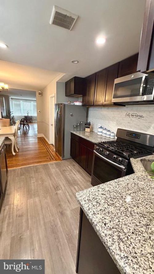 6137 Argyle St, PHILADELPHIA, PA, 19111-6012 | Card Image