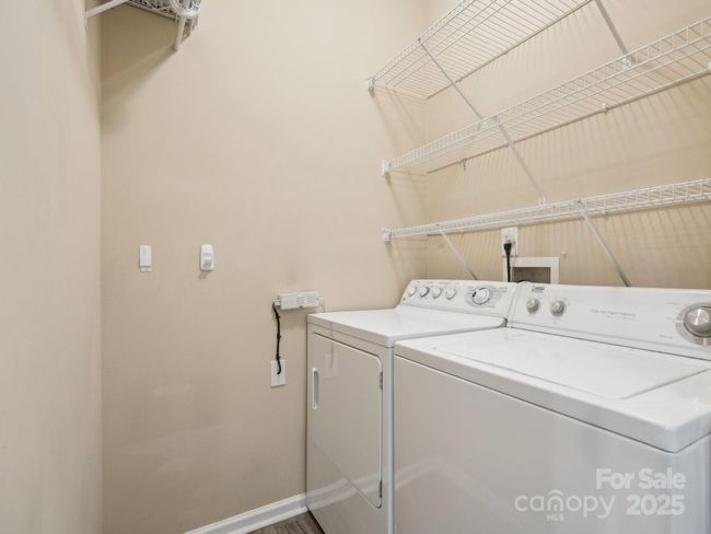 Laundry is on the main level. | Image 20