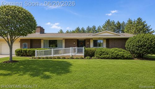 1661 Madeline Dr, Lapeer, MI, 48446-3335 | Card Image