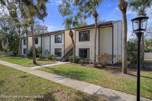 314 Moorings Cove Dr, Tarpon Springs, FL, 34689-2682 | Card Image