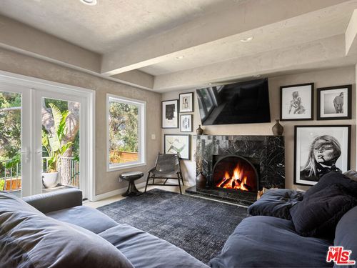 3434 Oak Glen Dr, Los Angeles, CA, 90068-1311 | Card Image