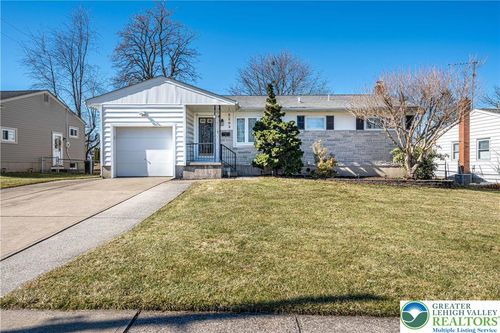 2203 Allwood Dr, Bethlehem, PA, 18018-1303 | Card Image