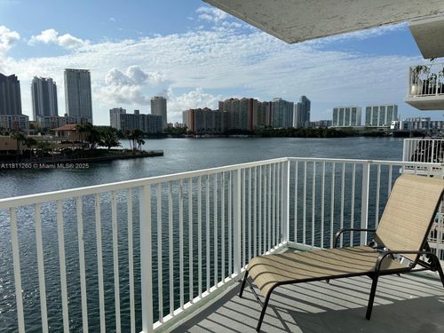 apt-405-4000 Ne 169th St, North Miami Beach, FL, 33160-3294 | Card Image