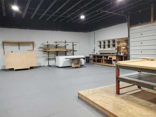 41 Transport Ln, Pine Island, NY, 10969-1223 | Card Image