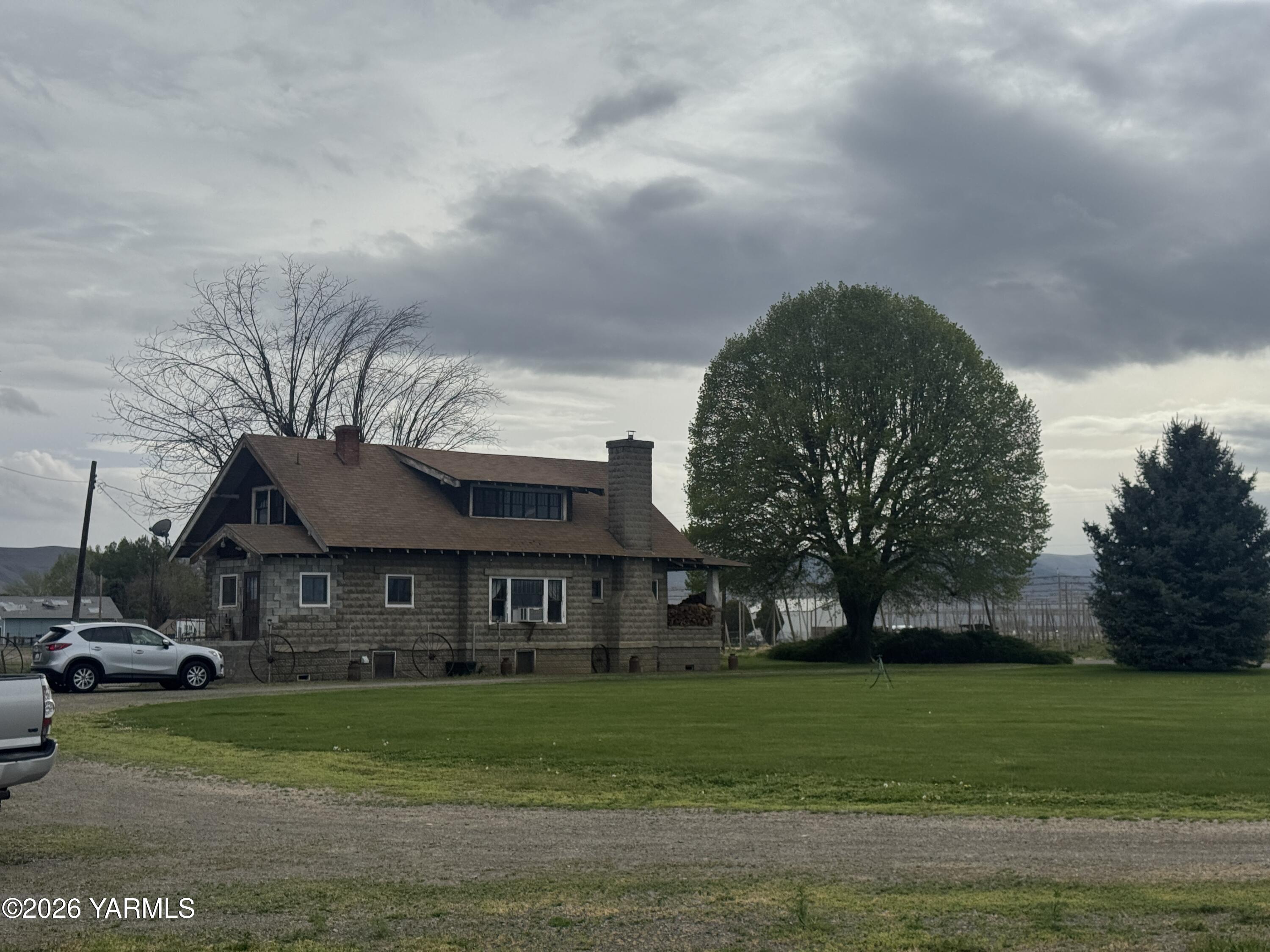 8911 Ashue Rd, For Sale in Toppenish - eXp Realty
