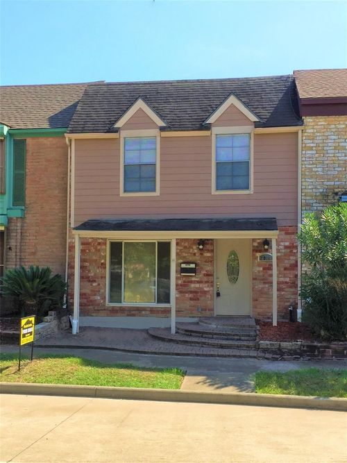 2044 Lakeside Dr, Seabrook, TX, 77586-3301 | Card Image