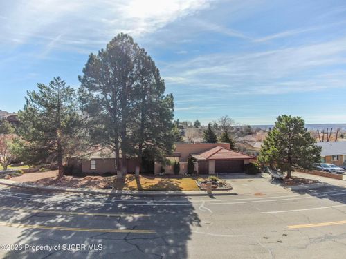 4000 N Dustin Ave, Farmington, NM, 87401-9251 | Card Image