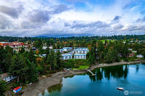 unit-b16-924 Shorewood Dr, Bremerton, WA, 98312-2342 | Card Image