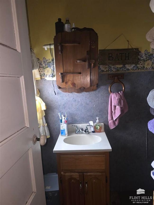 115 Se 2 Nd St, House other with 3 bedrooms, 2 bathrooms and null parking in Abilene KS | Image 10