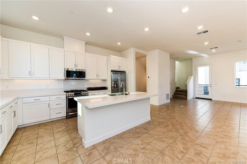 258 Sash, Irvine, CA, 92618 | Card Image
