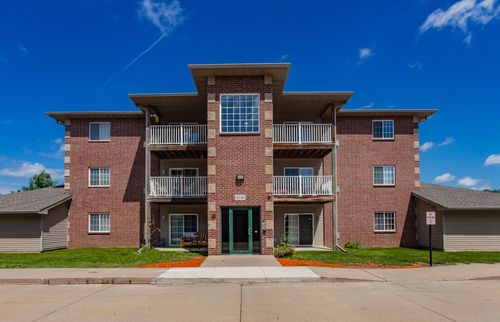 apt-5-4140 100th St, Urbandale, IA, 50322-2093 | Card Image
