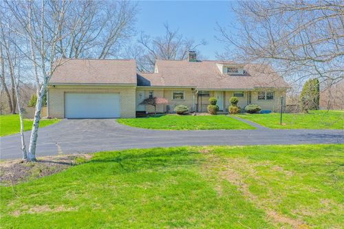 2913 N Mercer St, New Castle, PA, 16105-1650 | Card Image