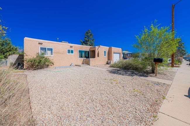 3208 Alvarado Drive Ne, House other with 3 bedrooms, 1 bathrooms and null parking in Albuquerque NM | Image 2