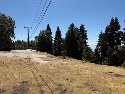 10 Winding Way, Running Springs, CA, 92382 | Card Image