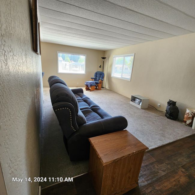 living area | Image 16