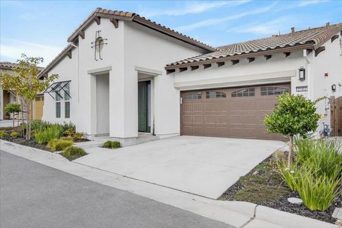 2102 White Oak Dr, Hollister, CA, 95023 | Card Image