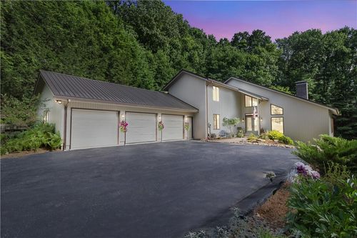 30 Croyhill Dr, Indiana, PA, 15701-1224 | Card Image
