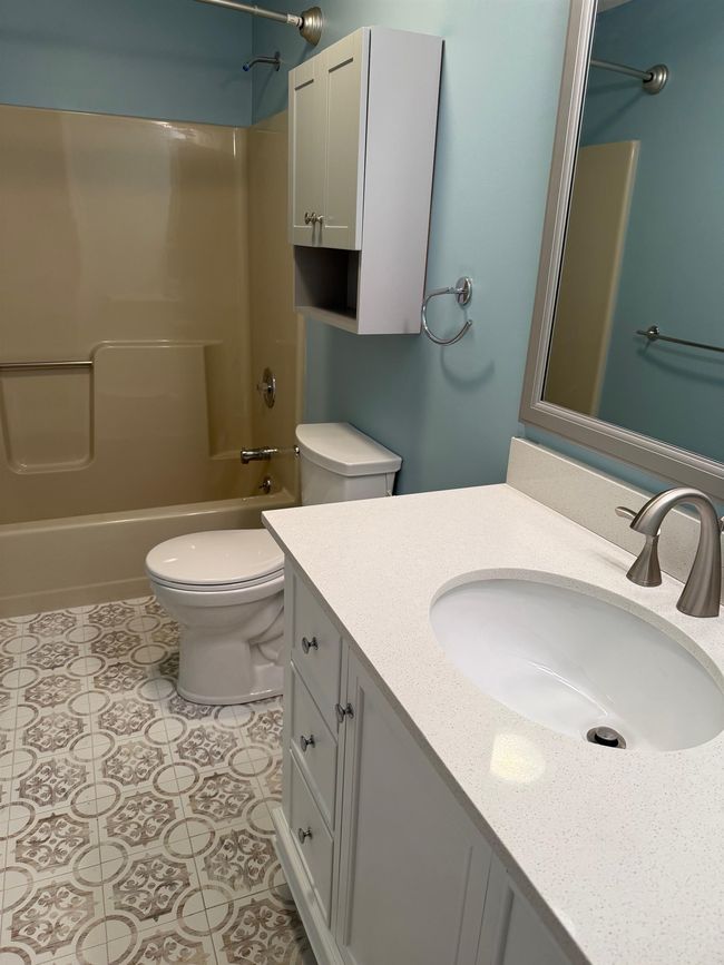 APT-204 - 12 Ledgewood Hills Dr, Condo with 2 bedrooms, 2 bathrooms and null parking in Nashua NH | Image 22