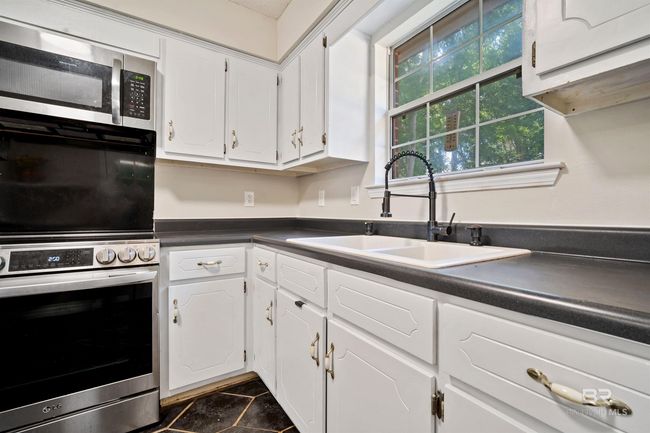 Kitchen | Image 10