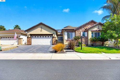 2243 Winchester Loop, Discovery Bay, CA, 94505-1852 | Card Image