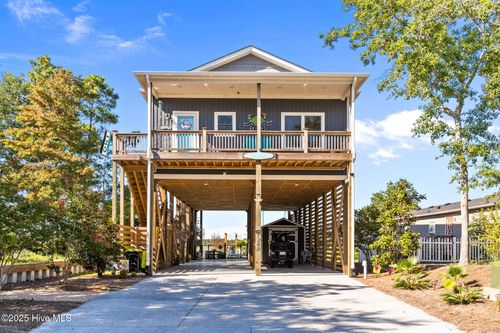 7202 E Yacht Dr, Oak Island, NC, 28465-4417 | Card Image