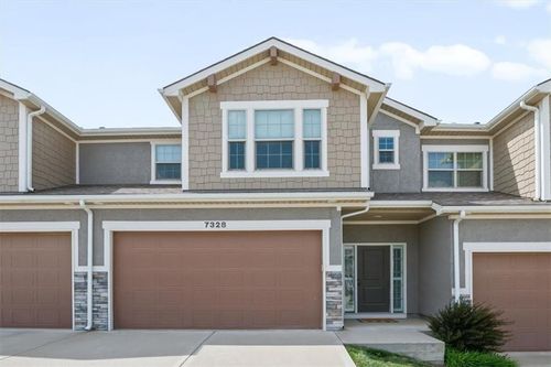 7328 Aaron St, Parkville, MO, 64152-8770 | Card Image