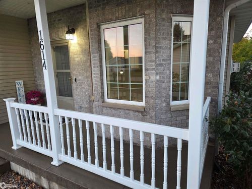 1614 Cambridge Dr, Burlington, IA, 52601-1429 | Card Image