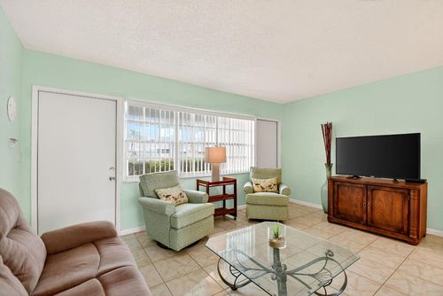 b-105-5203 Ne 24th Ter, Fort Lauderdale, FL, 33308-3900 | Card Image