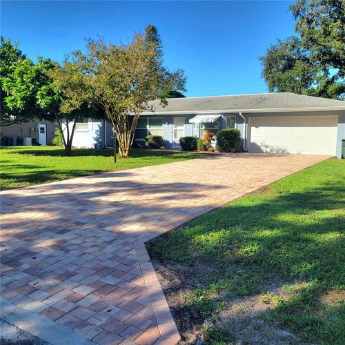 11596 Oval Dr E, LARGO, FL, 33774-4101 | Card Image