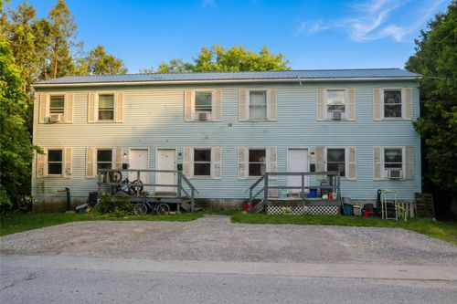 12 Oak St, Saint Albans, VT, 05478-2418 | Card Image
