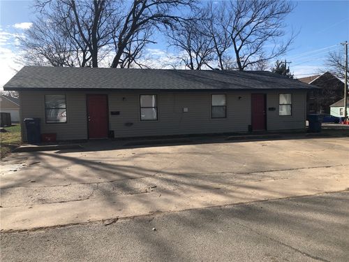 300 E Benton St, Siloam Springs, AR, 72761-2706 | Card Image