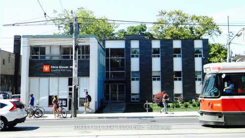 200-226 Bathurst St, Toronto, ON, M5T2R9 | Card Image