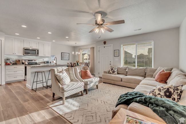 940 N Center St, Townhouse with 3 bedrooms, 3 bathrooms and 2 parking in Santaquin UT | Image 4