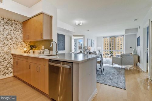 apt-914-1000 New Jersey Ave Se, WASHINGTON, DC, 20003-3370 | Card Image