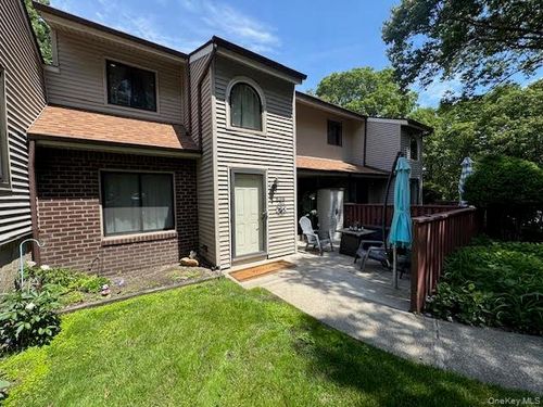 836 Skyline Dr, Coram, NY, 11727-3661 | Card Image