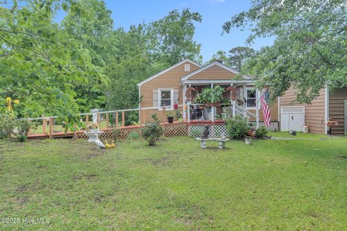 2601 Mayberry Loop Rd, Morehead City, NC, 28557-3429 | Card Image